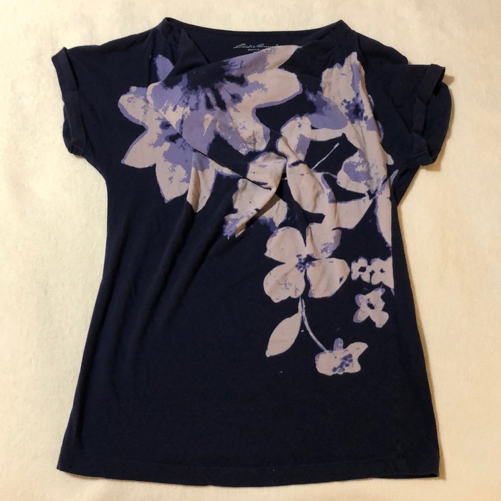 Super cute navy blue Eddie Bauer tee/blouse